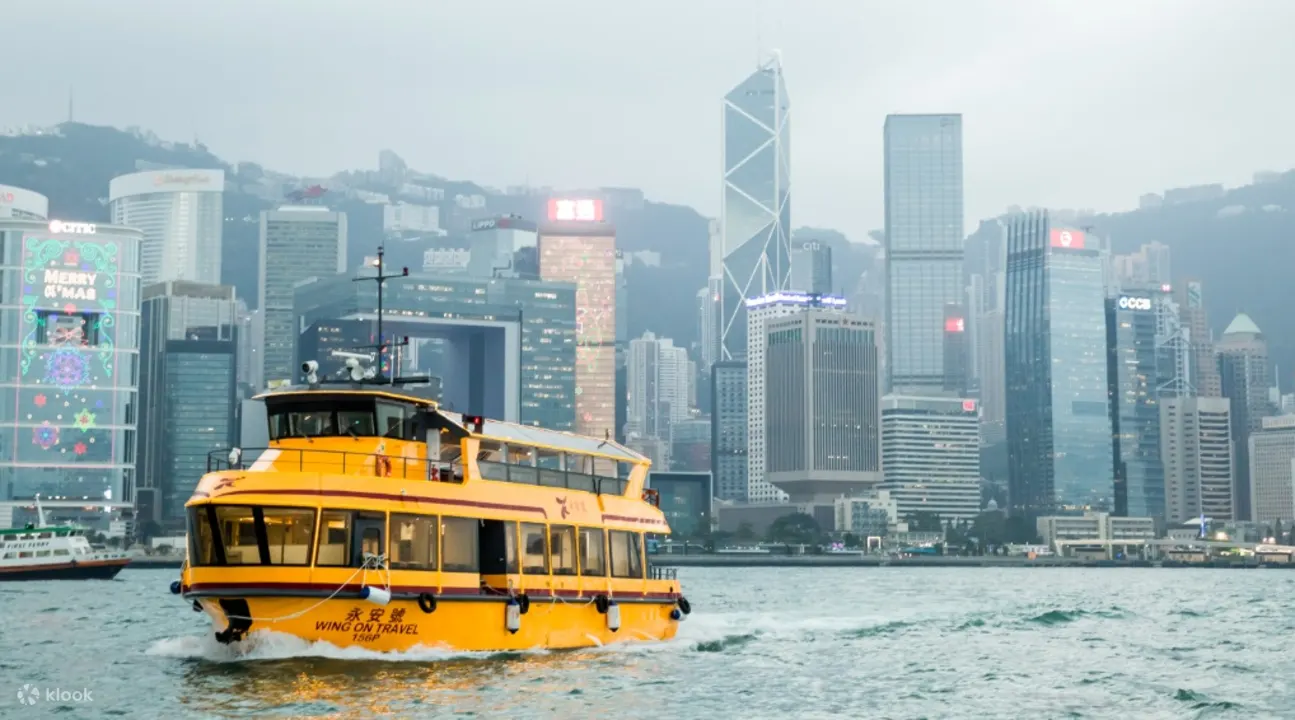 中式观光船夜游维港